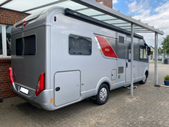 Ford BURSTNER IXEO I 744 image
