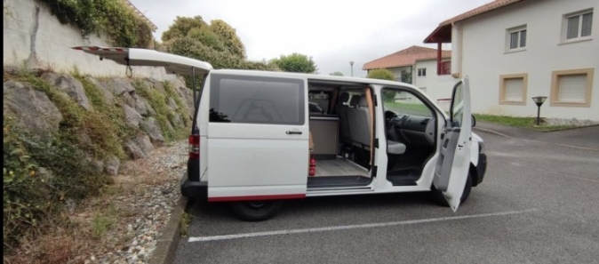 Volkswagen TRANSPORTEUR T5 Phase 2 2.0 TDI 114 ch BVM5 Blue motion image