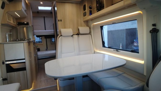 Fiat CAMPEREVE FAMILYVAN PACK CONFORT (FIAT DUCATO III 2.3 MULTIJET 140 CH EU6 LH3 35H 3.5T) image