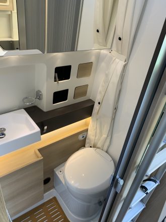 Fiat CAMPEREVE FAMILYVAN PACK CONFORT (FIAT DUCATO III 2.3 MULTIJET 140 CH EU6 LH3 35H 3.5T) image