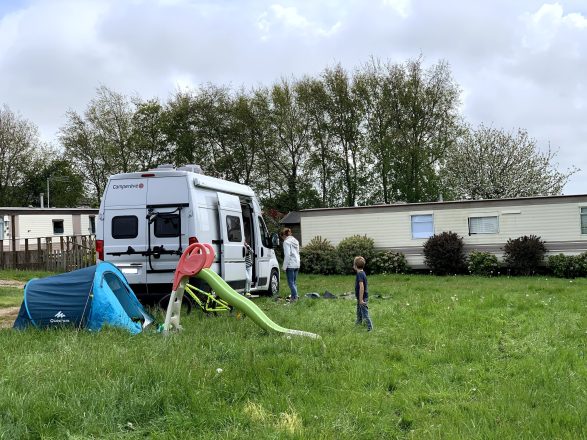 Fiat CAMPEREVE FAMILYVAN PACK CONFORT (FIAT DUCATO III 2.3 MULTIJET 140 CH EU6 LH3 35H 3.5T) image