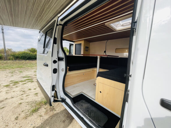 Renault TRAFIC III image