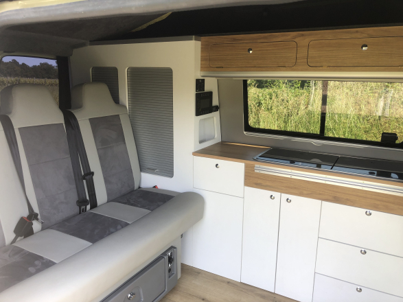 Volkswagen TRANSPORTEUR T6 image
