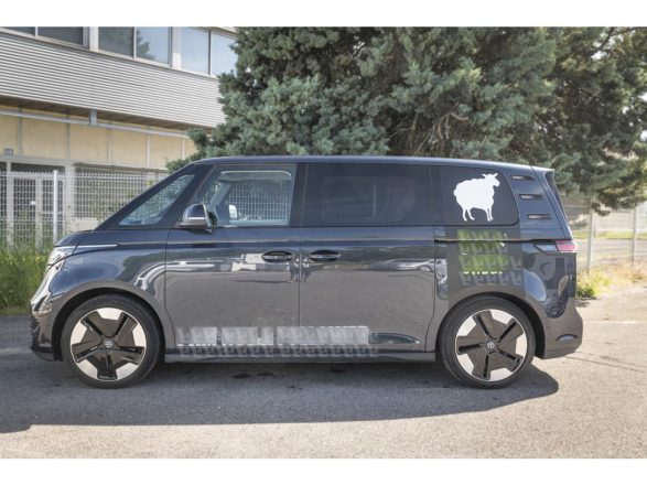 VOLKSWAGEN ID. BUZZ image