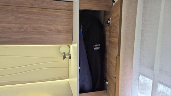pilote  P746 FC ESSENTIELLE image