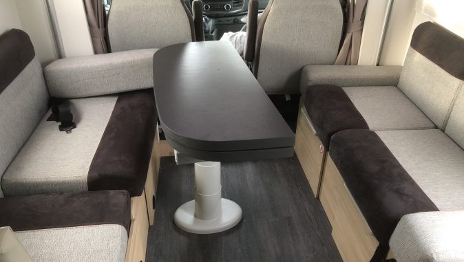 CHALLENGER 380 image