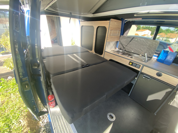Volkswagen TRANSPORTEUR T6 TDI TYPE CALIFORNIA image