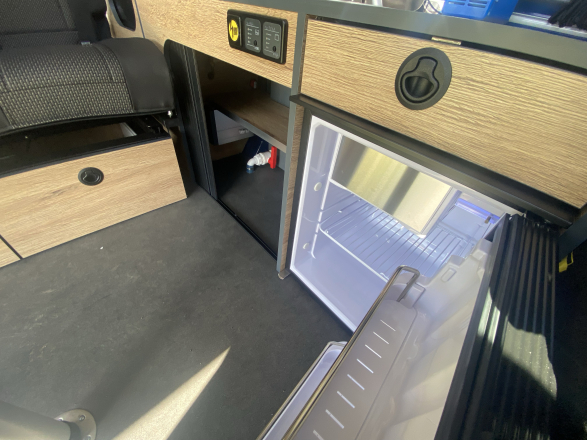 Volkswagen TRANSPORTEUR T6 TDI TYPE CALIFORNIA image