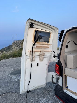 VOLKSWAGEN HANROAD TREK image