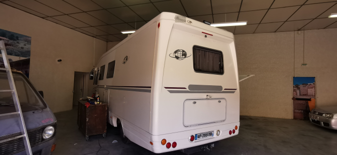 Mercedes LE VOYAGEUR Lvx8  image