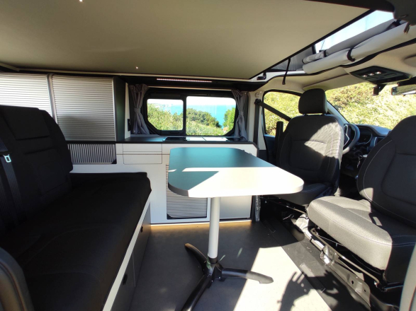 Renault TRAFIC HANROAD TREK 4 DCI 130 image
