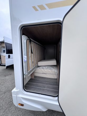 FORD CI (CARAVANS INTERNATIONAL) NACRE image
