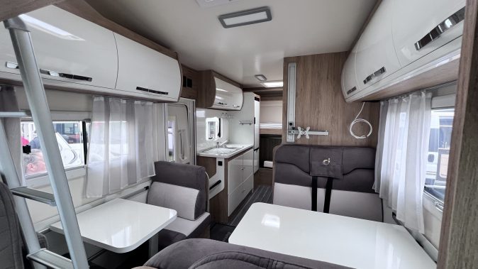 FORD CI (CARAVANS INTERNATIONAL) NACRE image