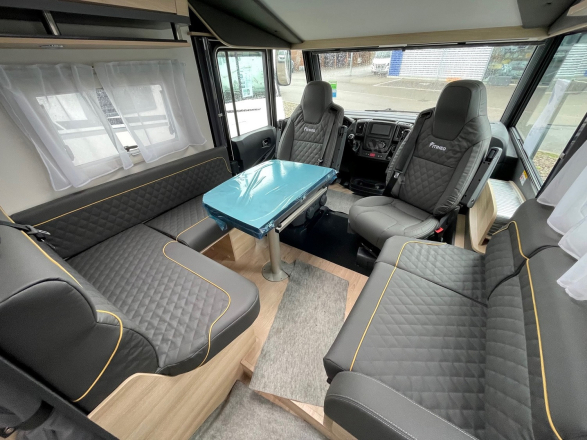 Peugeot ITINEO CS 660 image