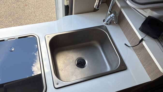 FIAT DUCATO III 2.0 MULTIJET 115 CH EU6 33 3.3T CHAUSSON TWIST V594 image