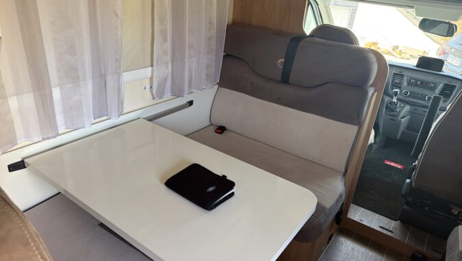 FORD CI (CARAVANS INTERNATIONAL) NACRE image
