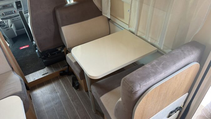 FORD CI (CARAVANS INTERNATIONAL) NACRE image