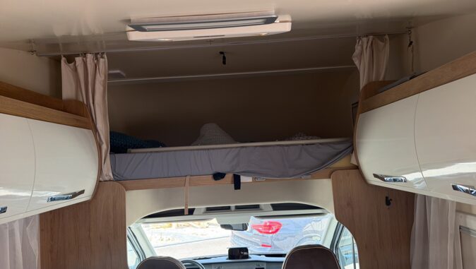 FORD CI (CARAVANS INTERNATIONAL) NACRE image