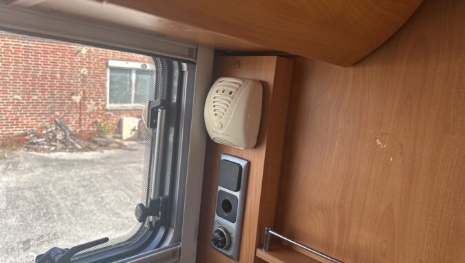 FIAT DUCATO II 3L MULTIJET 160 CH EU5 AL-KO 3.5T FLEURETTE DISCOVER 73 LM image