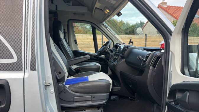 FIAT 2,2L 140 ch boite auto 9 vitesses BENIMAR B144 image