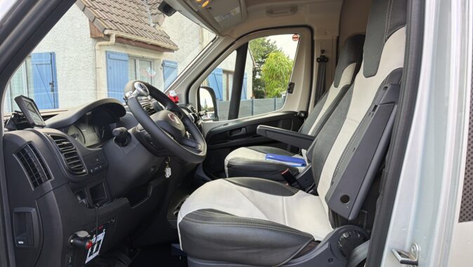 FIAT 2,2L 140 ch boite auto 9 vitesses BENIMAR B144 image