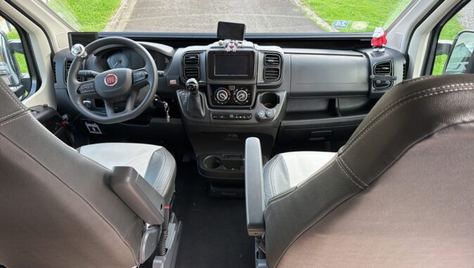 FIAT 2,2L 140 ch boite auto 9 vitesses BENIMAR B144 image