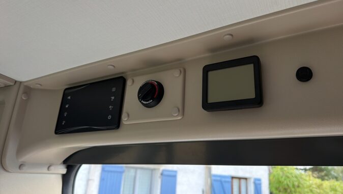 FIAT 2,2L 140 ch boite auto 9 vitesses BENIMAR B144 image