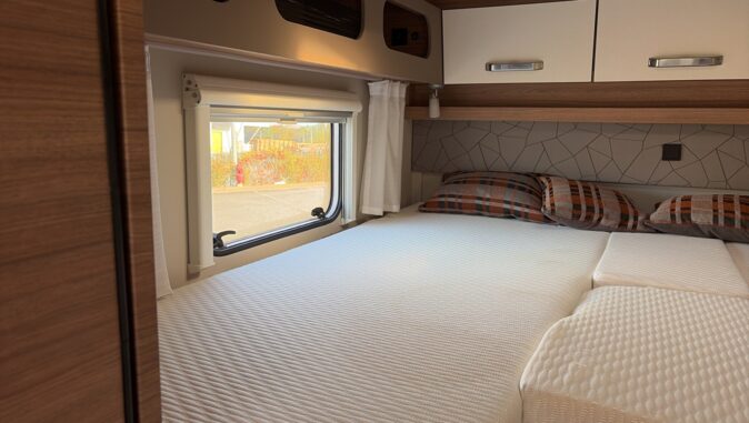 WEINSBERG FIAT 21.2 140 CV CARACOMPACT 600 MEG EDITION PEPPER image