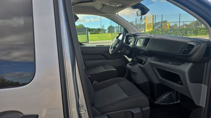 PEUGEOT EXPERT 2016 2.0 BLUEHDI 180 CH EU6 EAT6 PREMIUM PACK STD 2.7T IROISE PEUGEOT EXPERT image