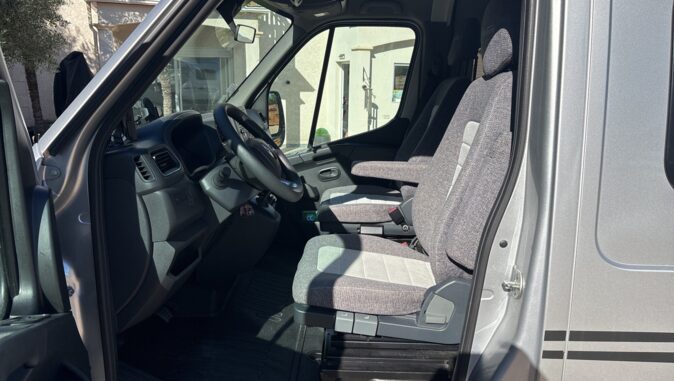 RENAULT MASTER III 2.3 DCI 130 CH EU6 3.5T FONT VENDOME EVASION MASTER VAN DUO image