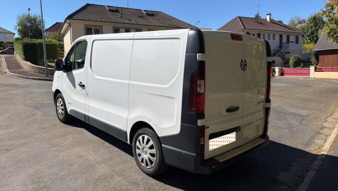 RENAULT RENAULT TRAFIC III 1.6 DCI 115 CH EU5+ CONFORT L1H1 2.8T image