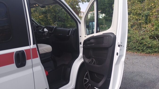 FIAT DUCATO III 2.3 MULTIJET 130 CV EU6 33 3.3T PILOTE VANS V 540 G image
