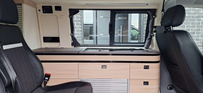 VOLKSWAGEN TRANSPORTER (T6 - 2015) 2.0 TDI 150 CV EU6B VAN BUSINESS LINE L2H1 3.0T STYLEVAN EMOTION MELBOURNE image