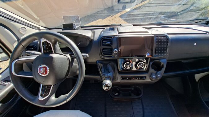 WEINSBERG FIAT 21.2 140 CV CARACOMPACT 600 MEG EDITION PEPPER image