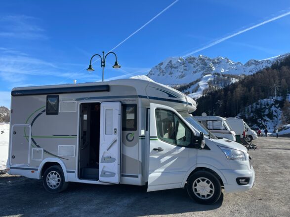 Ford Chausson Transit image