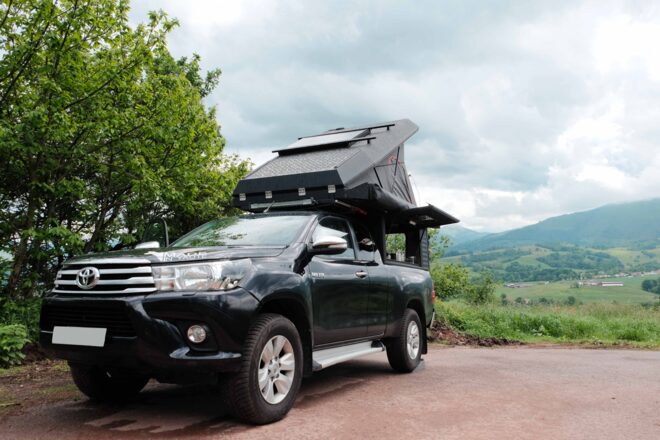 Toyota Alu Cab Hilux 4x4 image