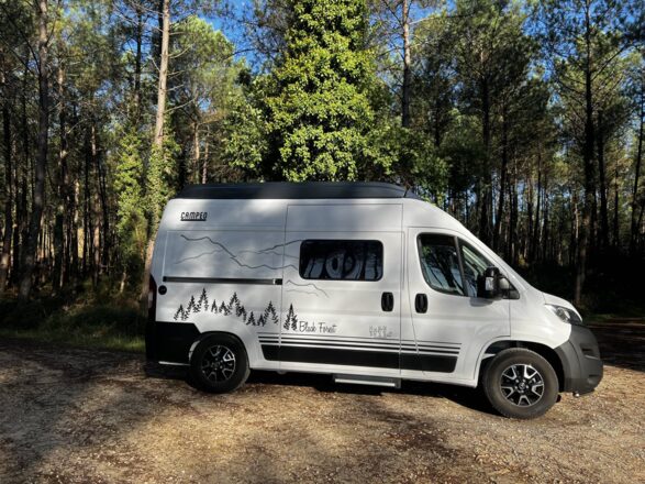 Citroen BURSTNER Campeo Black Forest image
