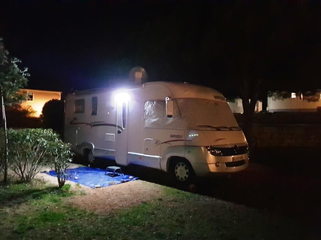 photos.external