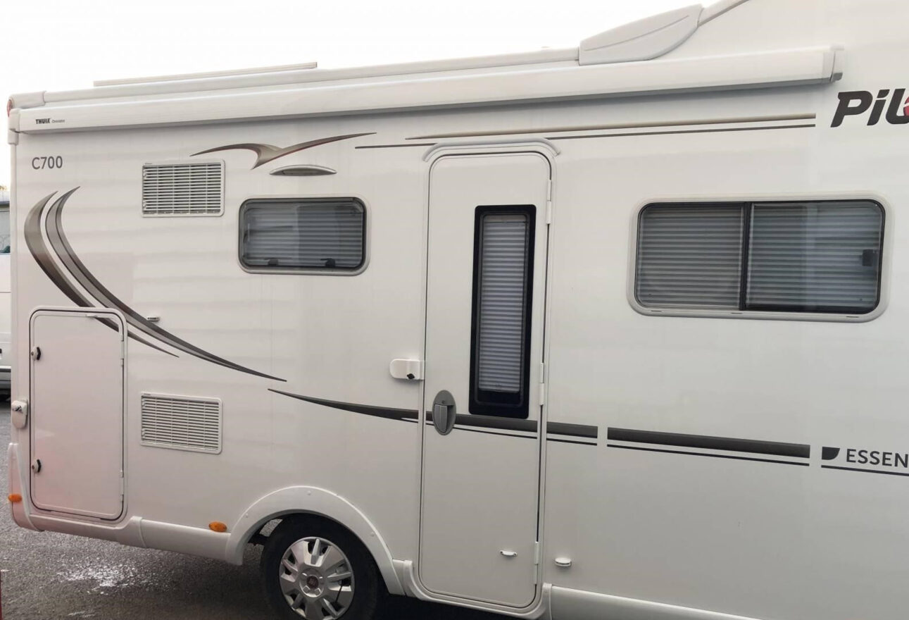 photos.external