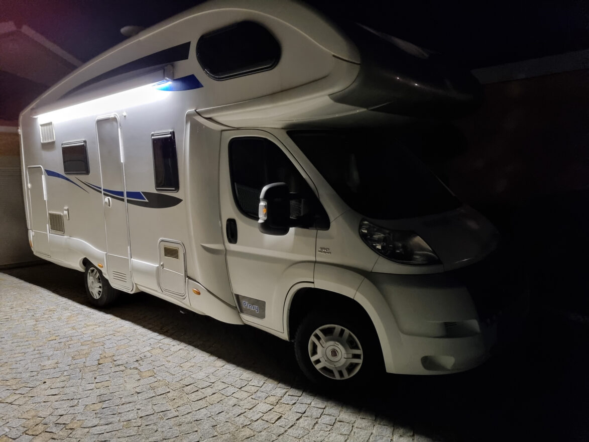 photos.external