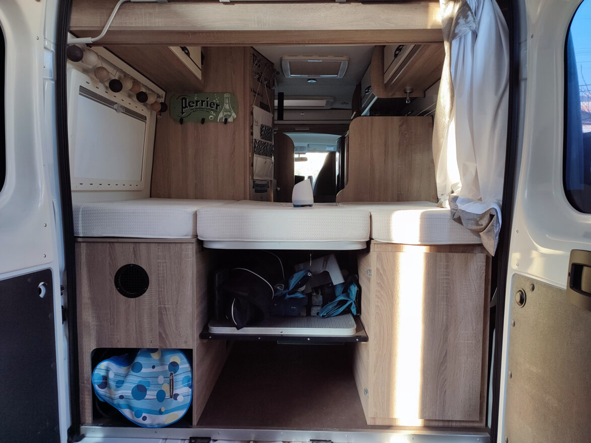 photos.external
