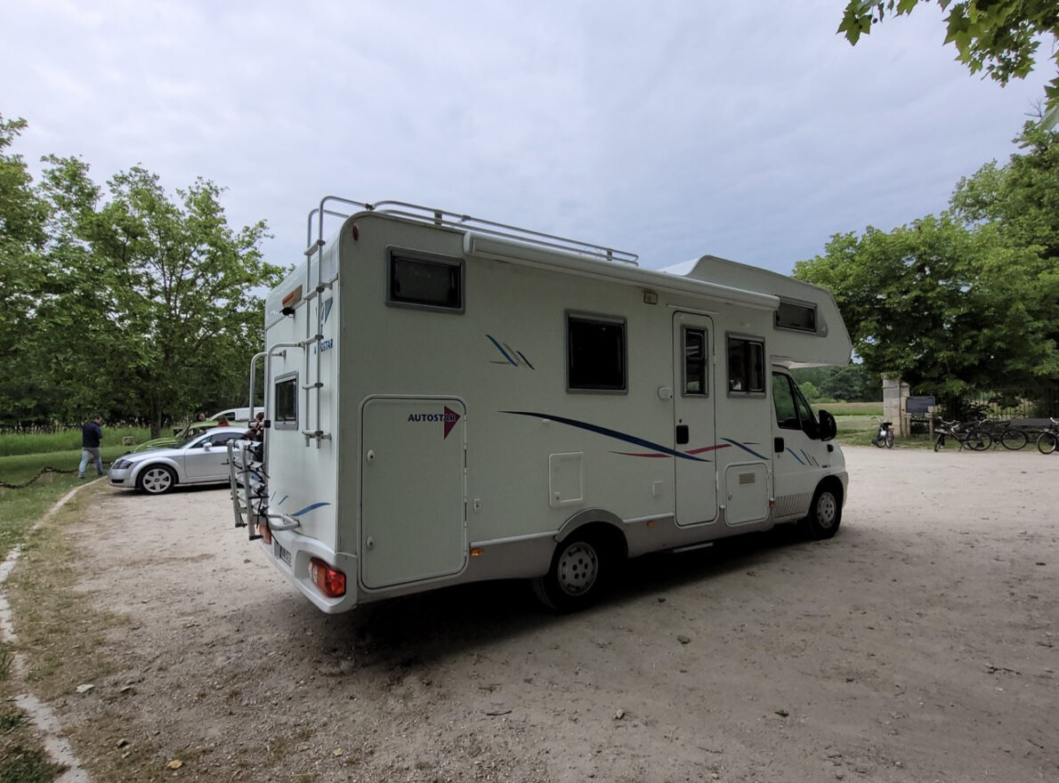 photos.external