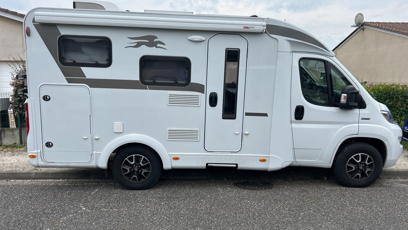 photos.external
