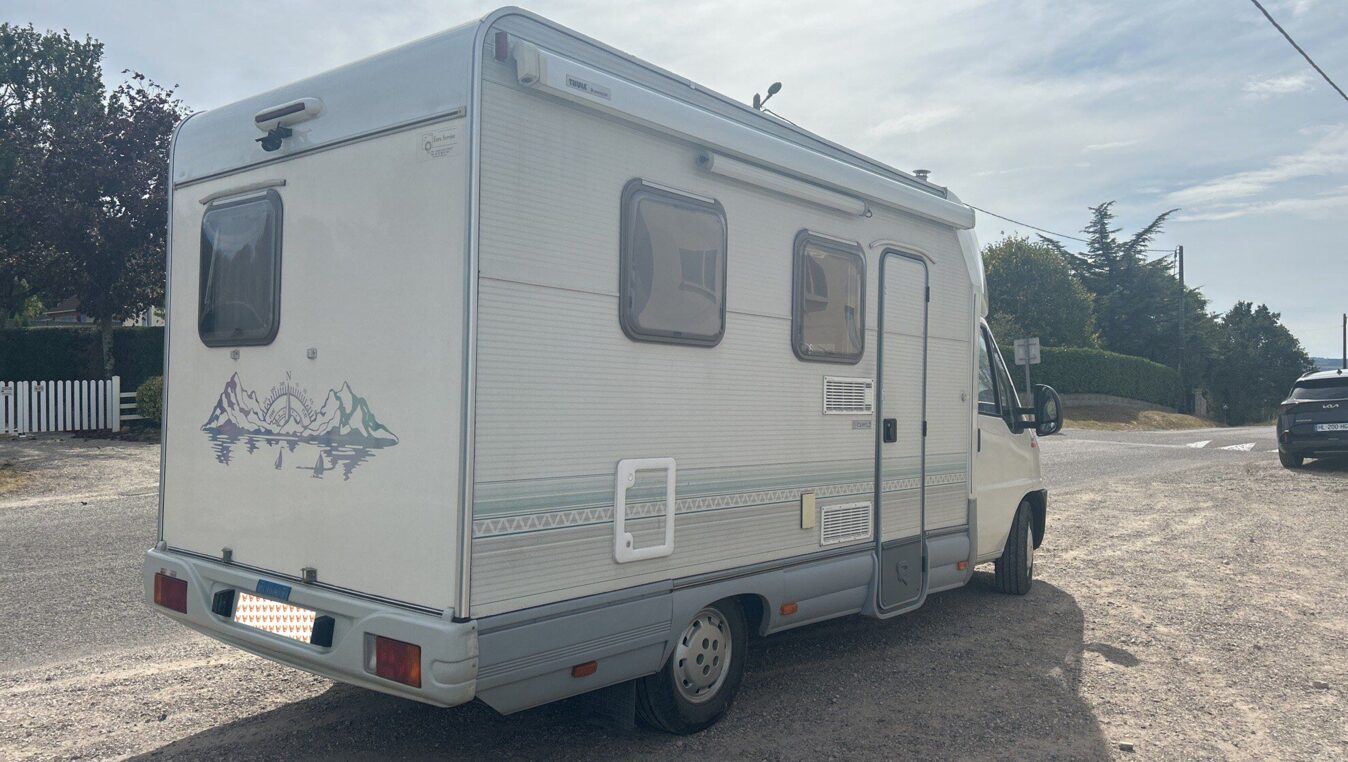 photos.external