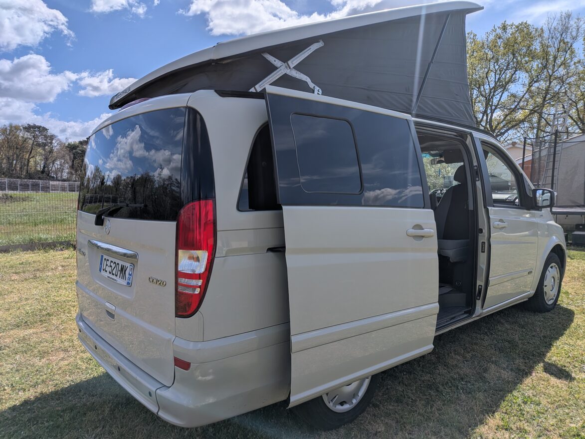 photos.external
