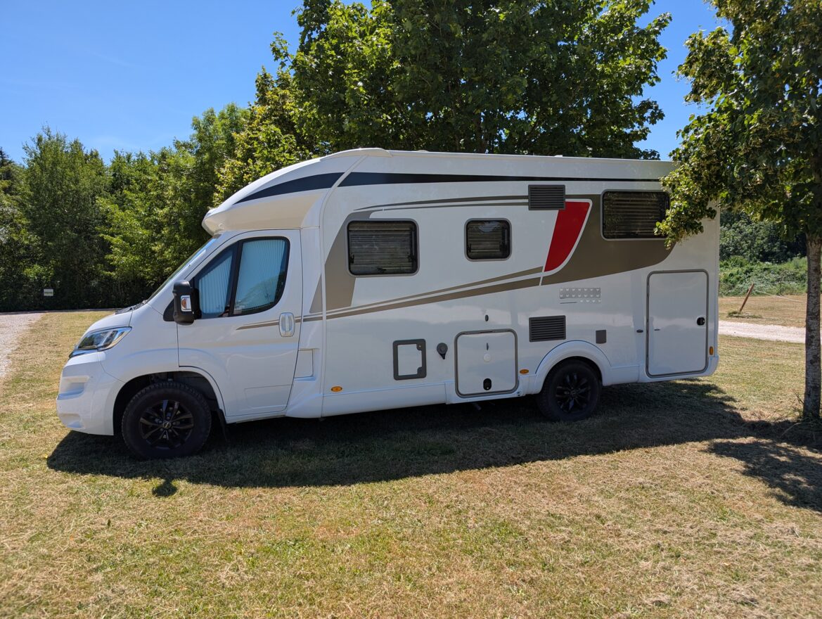 photos.external