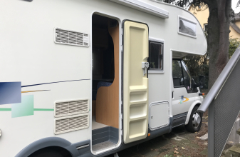photos.external