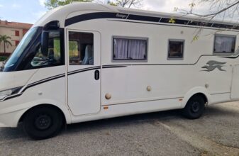 photos.external