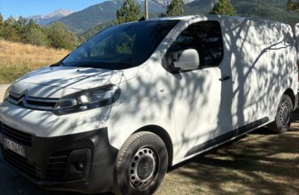 Van aménagé discret et grand confort — Idéal road trip en toute liberté